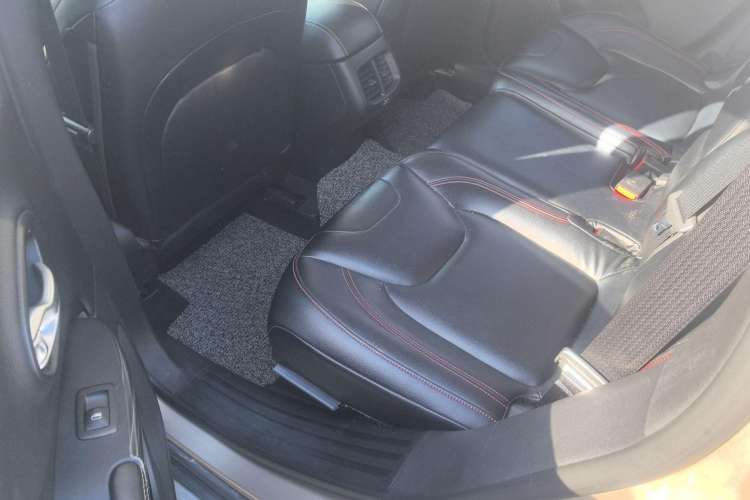 Used Jeep Cherokee 2016 2.0L Smart Version Interior 2