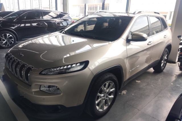 Used Jeep Cherokee 2016 2.0L Superior Edition