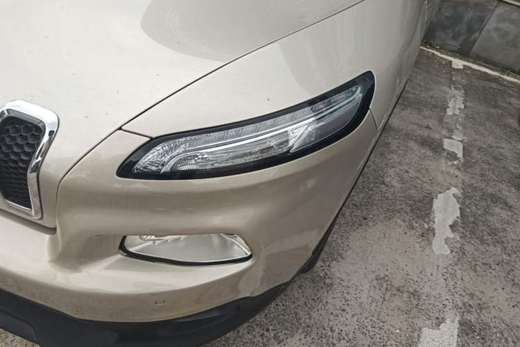 Used Jeep Cherokee 2016 2.4L Leading Edition Left Front Headlight