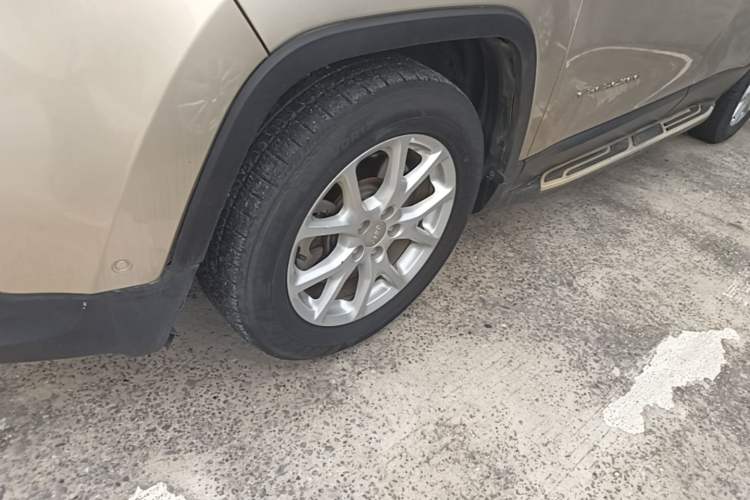 Used Jeep Cherokee 2016 2.4L Leading Edition Left Front Wheel Hub