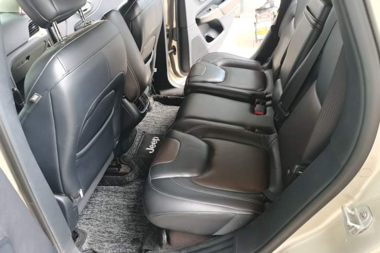 Used Jeep Cherokee 2016 2.4L Leading Edition Left Rear Seat
