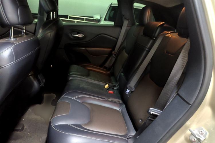 Used Jeep Cherokee 2016 2.4L Leading Edition Left Rear Seat