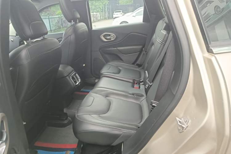 Used Jeep Cherokee 2016 2.4L Leading Edition Left Rear Seat
