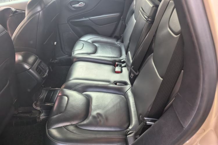 Used Jeep Cherokee 2016 2.4L Leading Edition Left Rear Seat