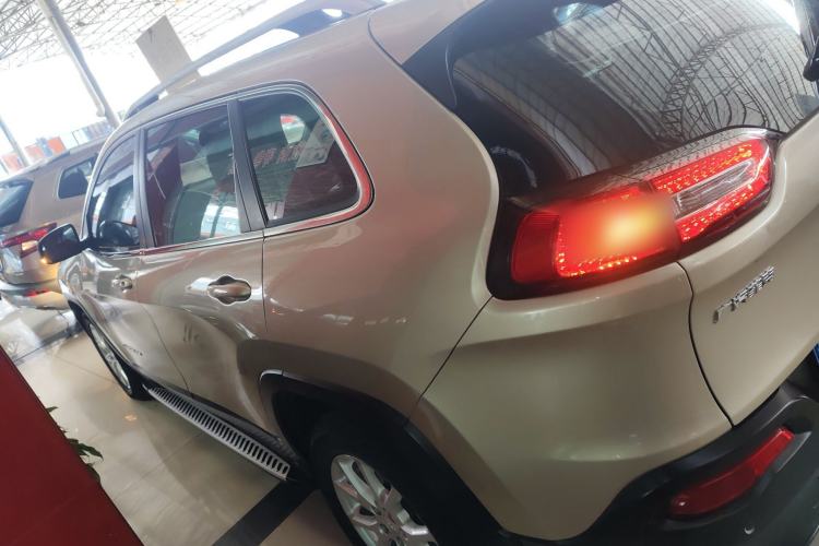 Used Jeep Cherokee 2016 2.4L Leading Edition Left Side