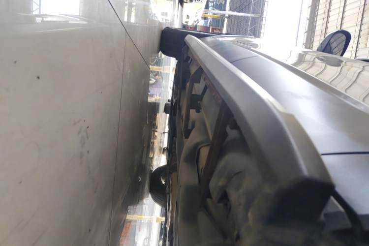 Used Jeep Cherokee 2016 2.4L Leading Edition Left Side Sill