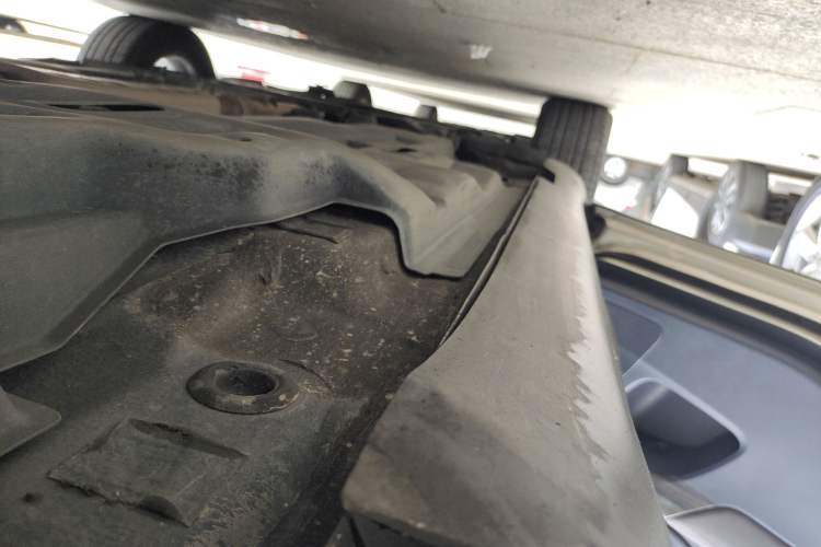 Used Jeep Cherokee 2016 2.4L Leading Edition Left Side Sill