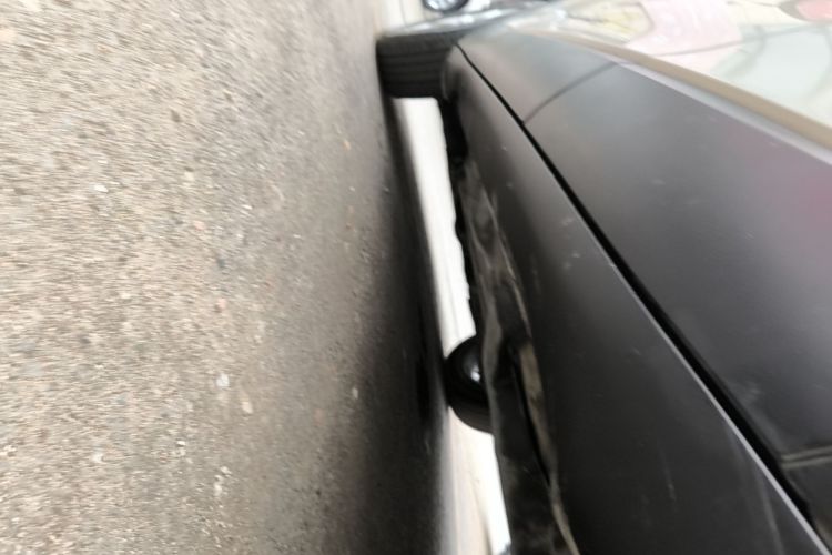 Used Jeep Cherokee 2016 2.4L Professional Smart Version Left Side Sill