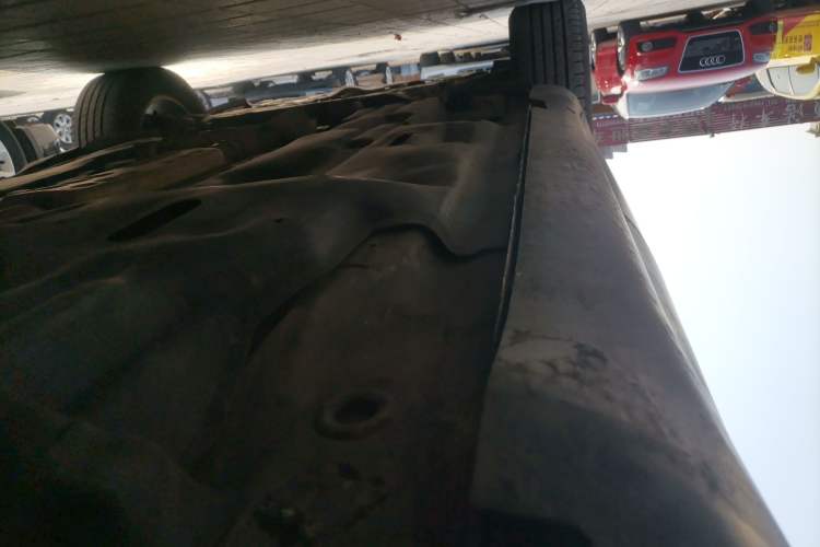 Used Jeep Cherokee 2016 2.4L Professional Smart Version Left Side Sill