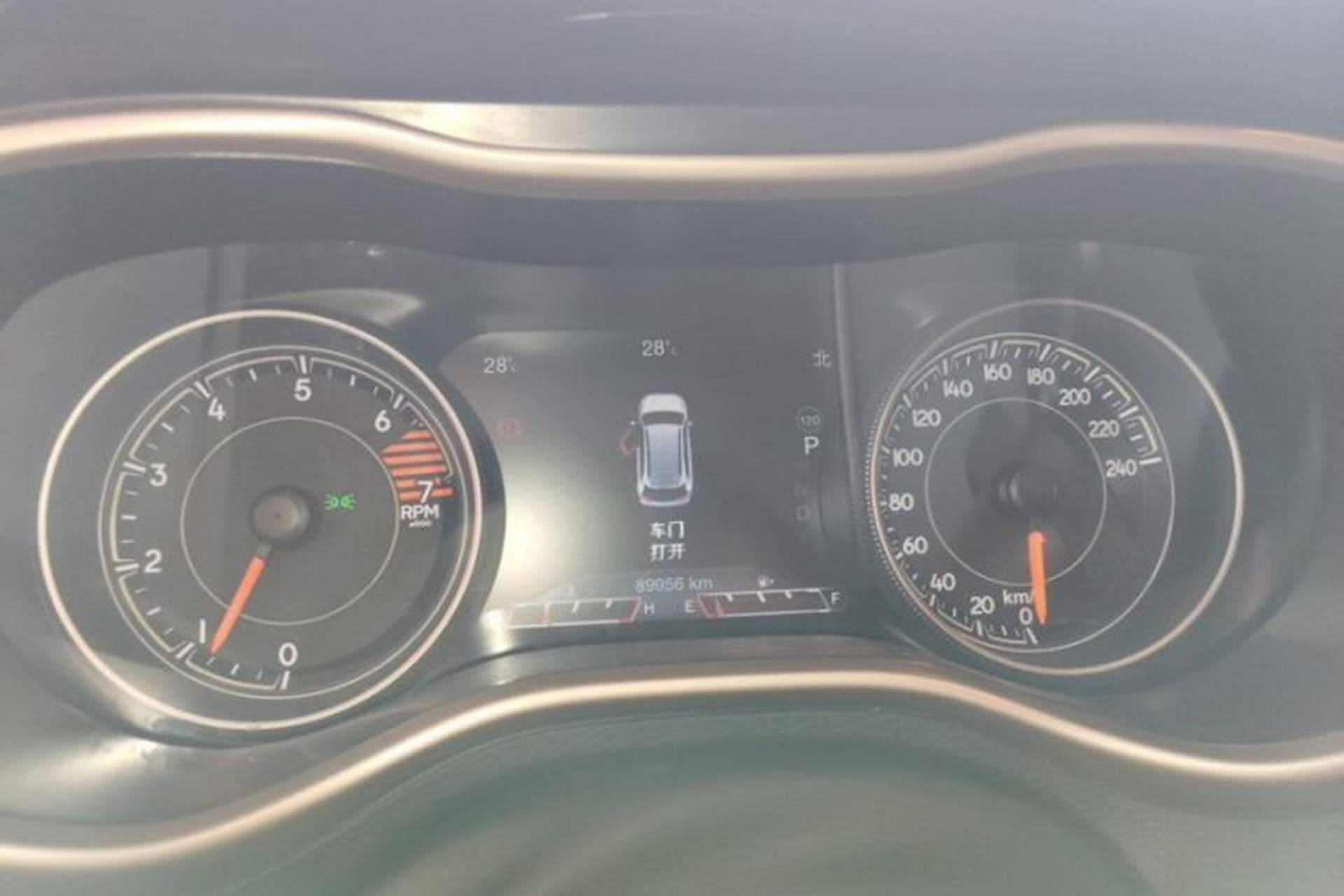 Used Jeep Cherokee 2016 2.0L Superior Edition Odometer Close Up