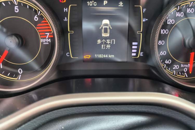 Used Jeep Cherokee 2016 2.4L Leading Edition Odometer Close Up