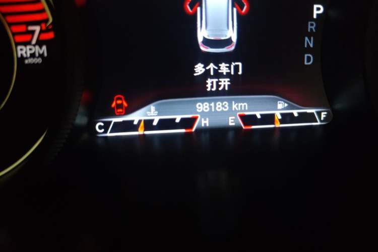 Used Jeep Cherokee 2016 2.0L Superior Edition Odometer Close Up