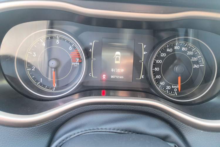 Used Jeep Cherokee 2016 2.0L Smart Version Odometer Close Up