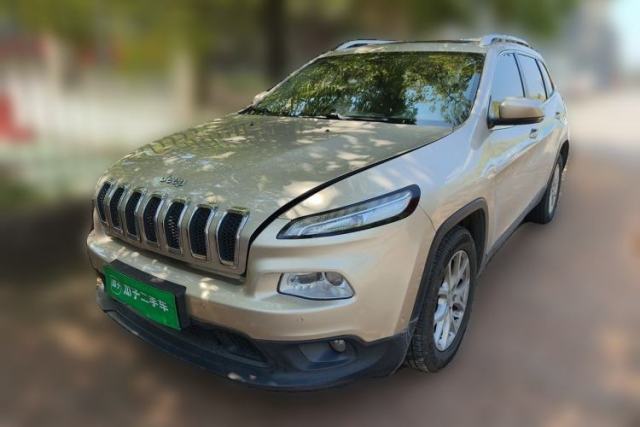 Ojetý Jeep Cherokee 2016 2.4L Leading Smart Version