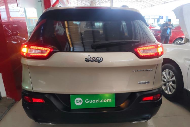 Used Jeep Cherokee 2016 2.4L Leading Edition Rear