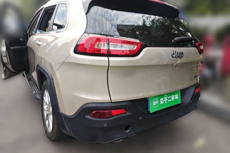 Used Jeep Cherokee 2016 2.0L Smart Version Rear Left 45 Deg