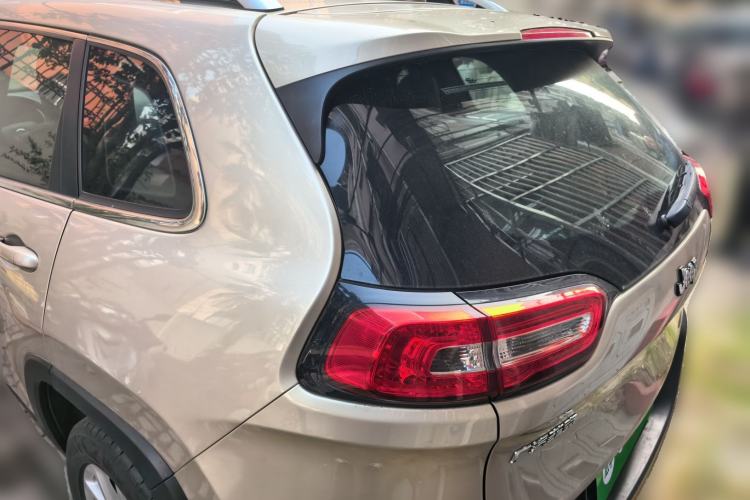 Used Jeep Cherokee 2016 2.4L Leading Edition Rear Left 45 Deg