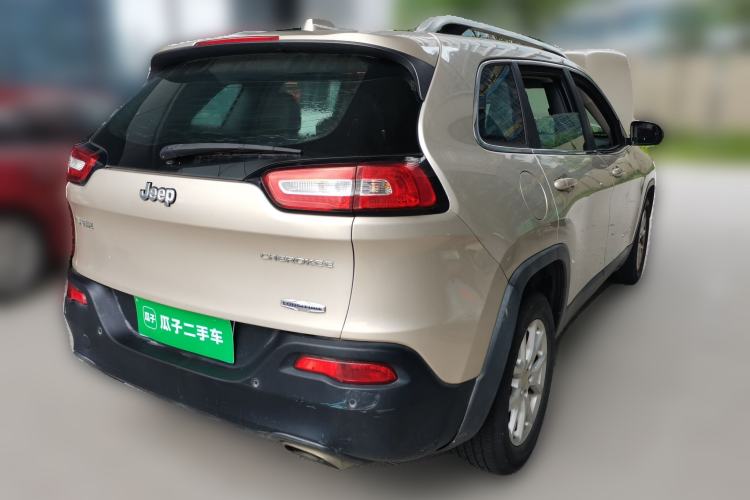 Used Jeep Cherokee 2016 2.4L Leading Edition Rear Right 45 Deg