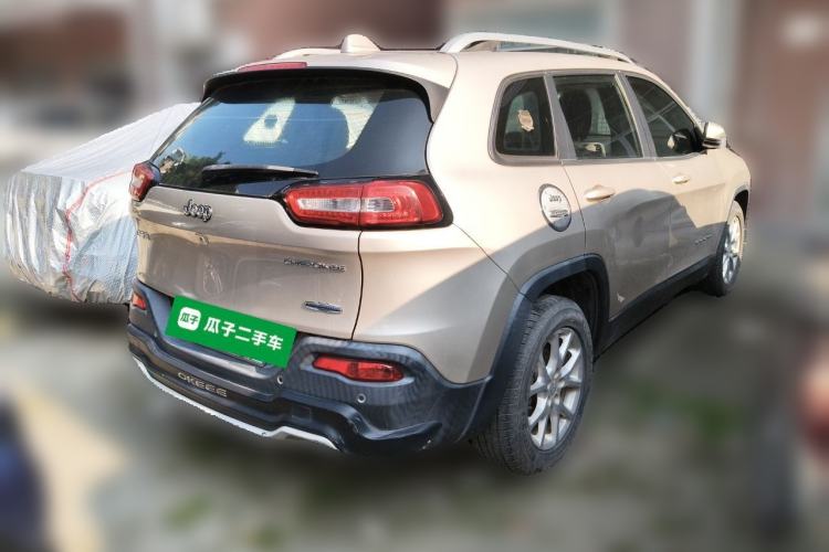 Used Jeep Cherokee 2016 2.4L Leading Smart Version Rear Right 45 Deg