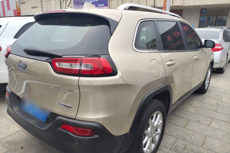 Used Jeep Cherokee 2016 2.4L Leading Edition Rear Right 45 Deg