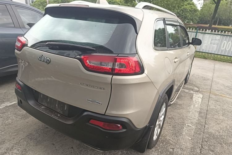 Used Jeep Cherokee 2016 2.4L Leading Edition Rear Right 45 Deg