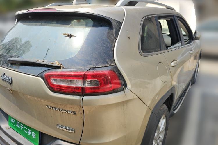 Used Jeep Cherokee 2016 2.0L Leading Edition Rear Right 45 Deg