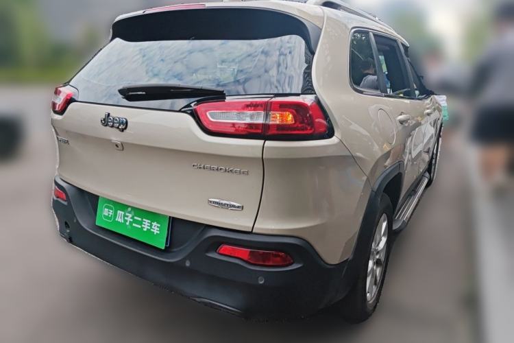 Used Jeep Cherokee 2016 2.0L Smart Version Rear Right 45 Deg