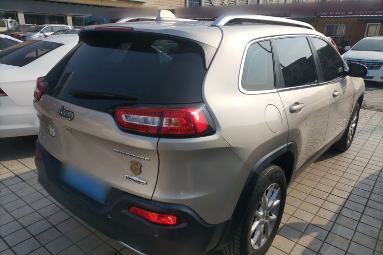 Used Jeep Cherokee 2016 2.4L Professional Smart Version Rear Right 45 Deg