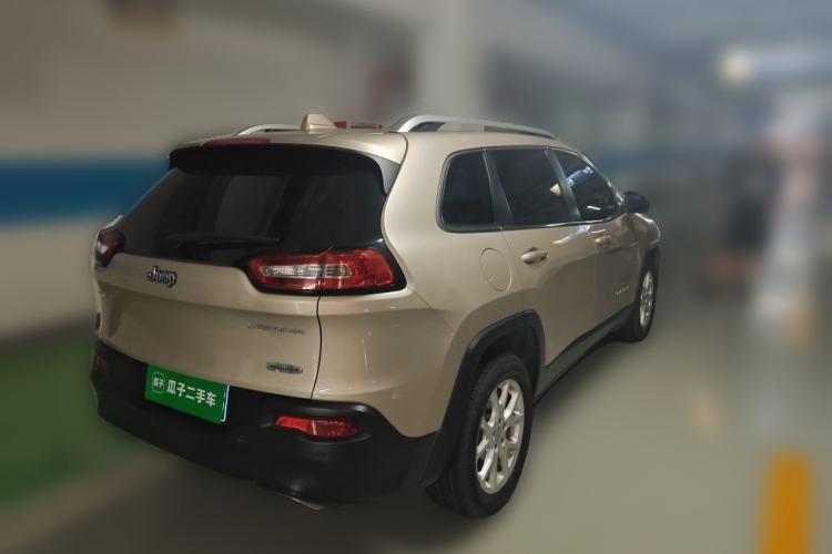 Used Jeep Cherokee 2016 2.4L Leading Edition Rear Right 45 Deg
