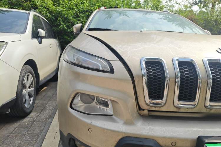 Used Jeep Cherokee 2016 2.0L Leading Edition Right Front Headlight