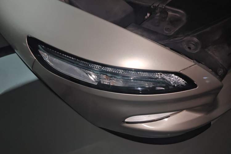 Used Jeep Cherokee 2016 2.4L Leading Edition Right Front Headlight