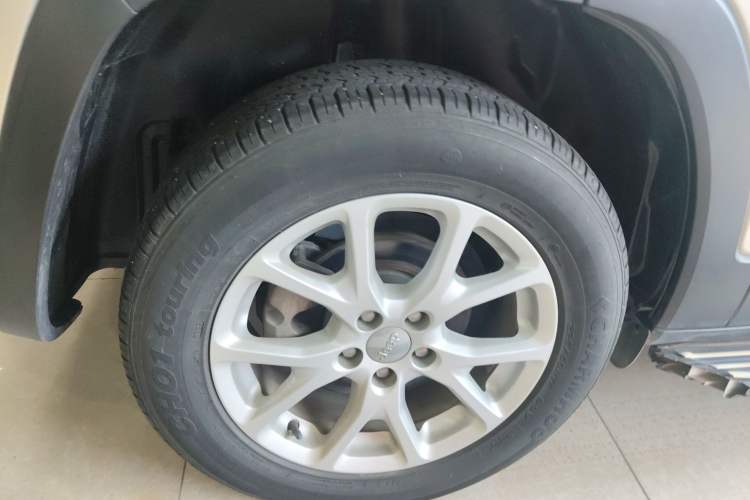 Used Jeep Cherokee 2016 2.0L Superior Edition Right Rear Wheel Hub