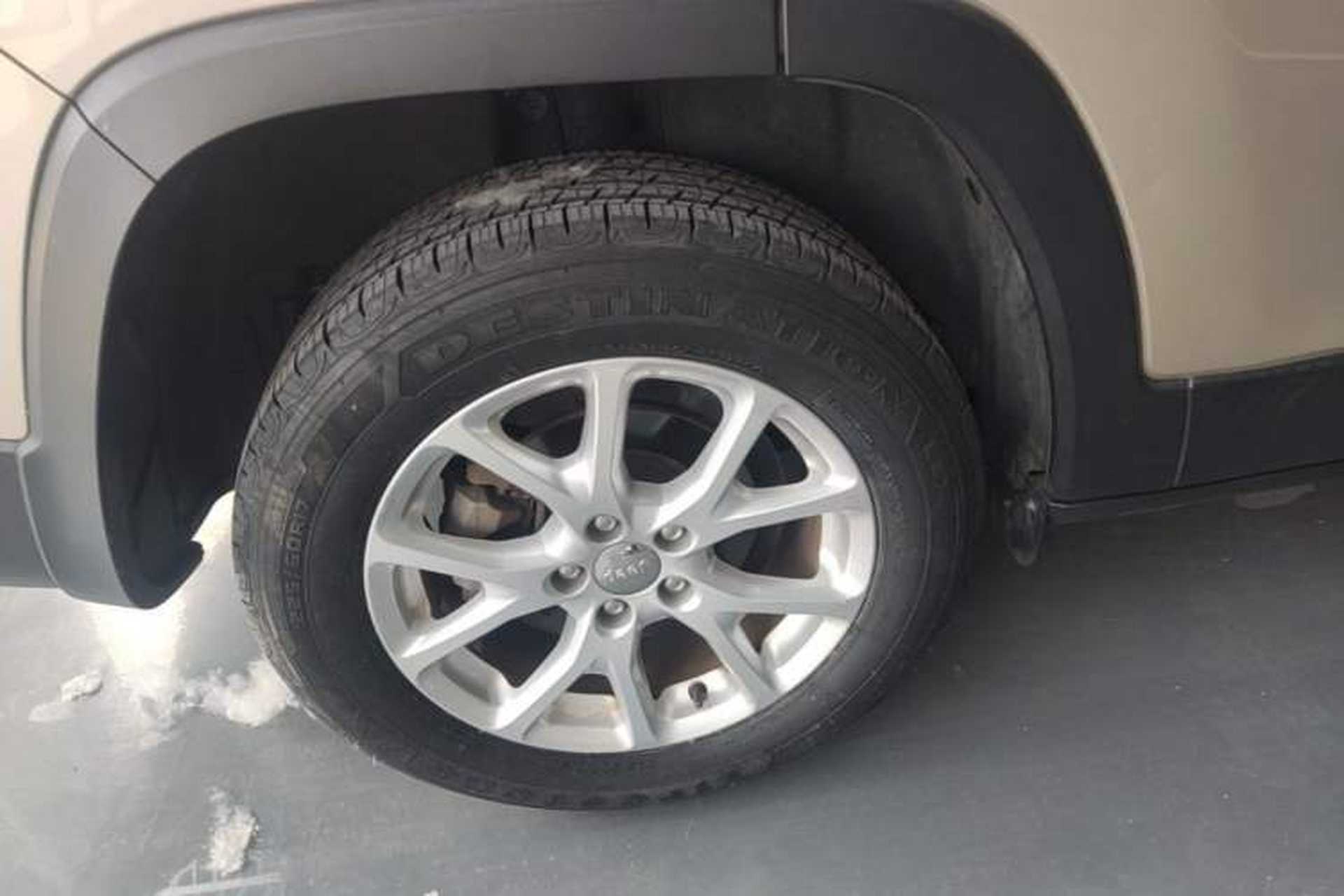 Used Jeep Cherokee 2016 2.0L Superior Edition Right Rear Wheel Hub