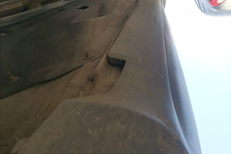 Used Jeep Cherokee 2016 2.4L Professional Smart Version Right Side Sill