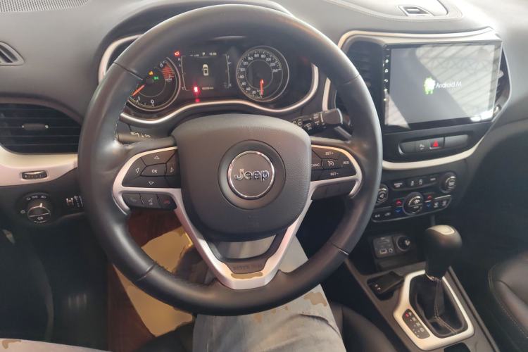 Used Jeep Cherokee 2016 2.4L Leading Edition Steering Wheel