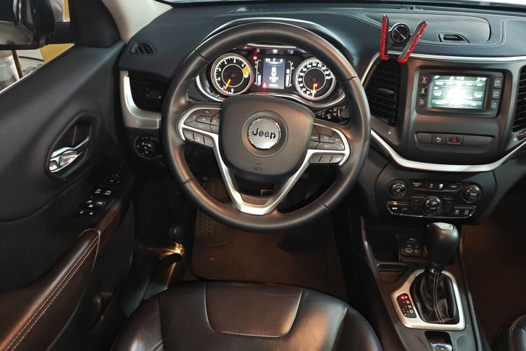 Used Jeep Cherokee 2016 2.4L Leading Edition Steering Wheel