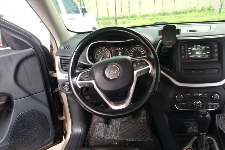 Used Jeep Cherokee 2016 2.4L Leading Edition Steering Wheel