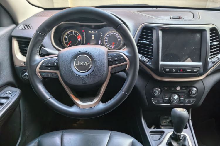 Used Jeep Cherokee 2016 2.4L Leading Edition Steering Wheel