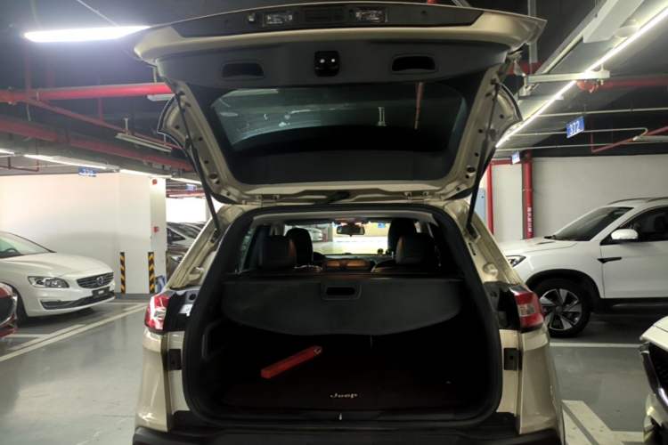 Used Jeep Cherokee 2016 2.4L Leading Edition Trunk