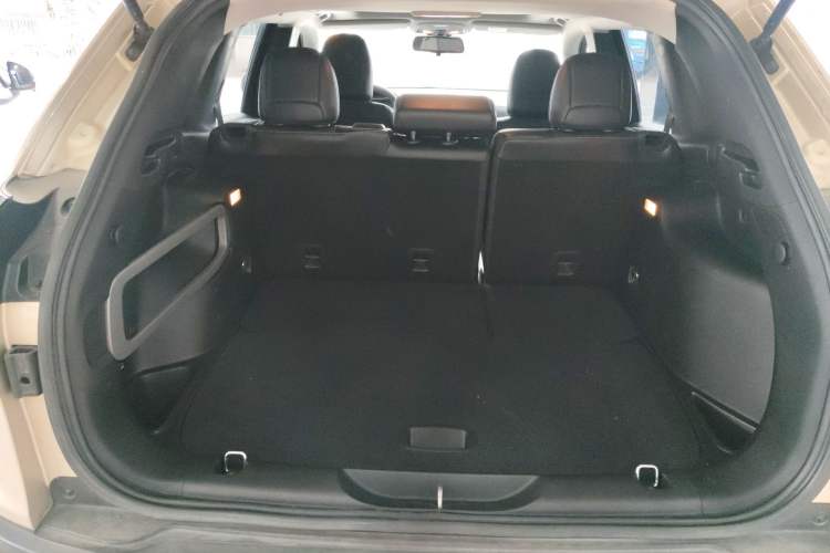 Used Jeep Cherokee 2016 2.0L Superior Edition Trunk