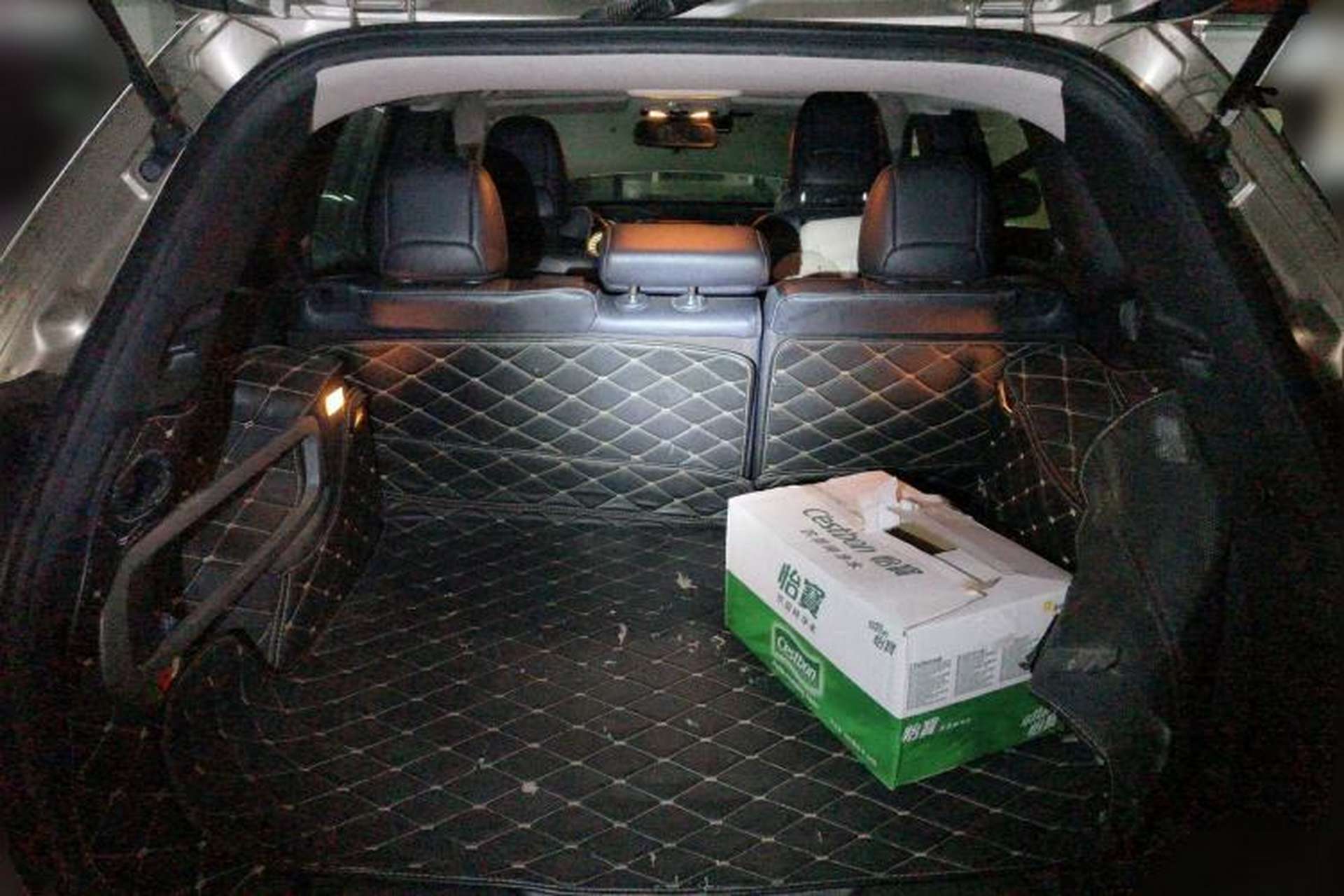 Used Jeep Cherokee 2016 2.4L Professional Edition Trunk