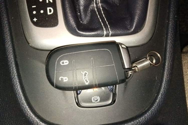 Used Jeep Cherokee 2016 2.4L Professional Smart Version Vehicle Key