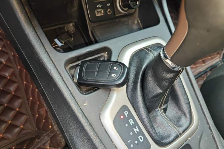 Used Jeep Cherokee 2016 2.0L Smart Version Vehicle Key