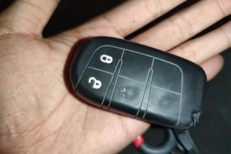 Used Jeep Cherokee 2016 2.0L Superior Edition Vehicle Key