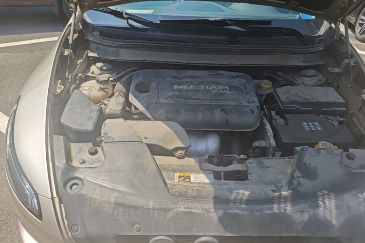 Used Jeep Cherokee 2016 2.4L Leading Edition Engine Bay Right