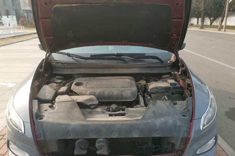 Used Jeep Cherokee 2016 2.4L Leading Edition Engine Bay