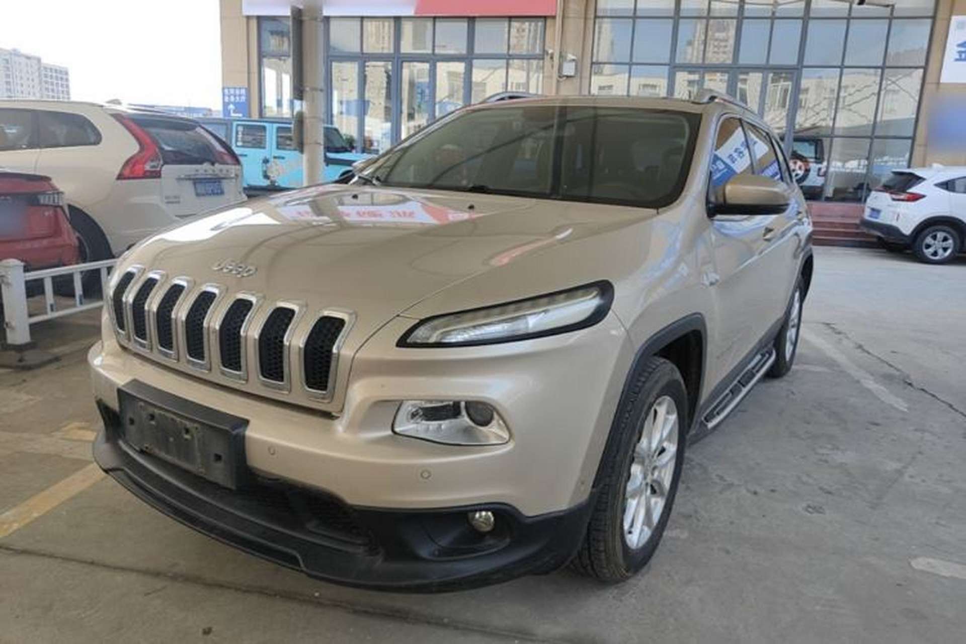 Used Jeep Cherokee 2016 2.4L Leading Edition Front Left 45 Deg