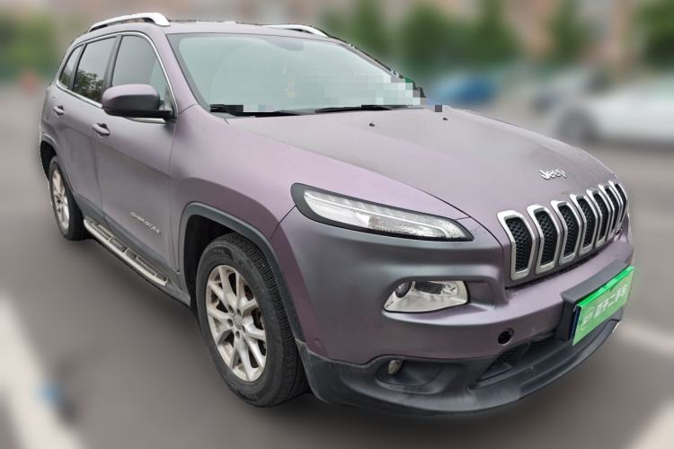 Used Jeep Cherokee 2016 2.0L Superior Edition Front Right 45 Deg