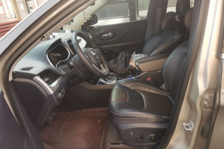 Used Jeep Cherokee 2016 2.4L Leading Edition Left Front Seat