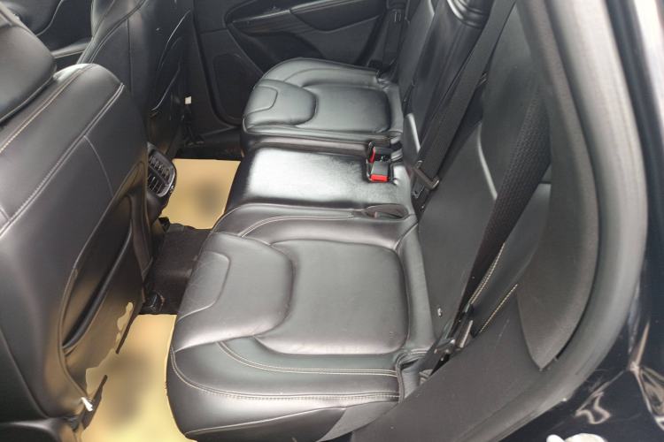 Used Jeep Cherokee 2016 2.4L Professional Edition Left Rear Seat